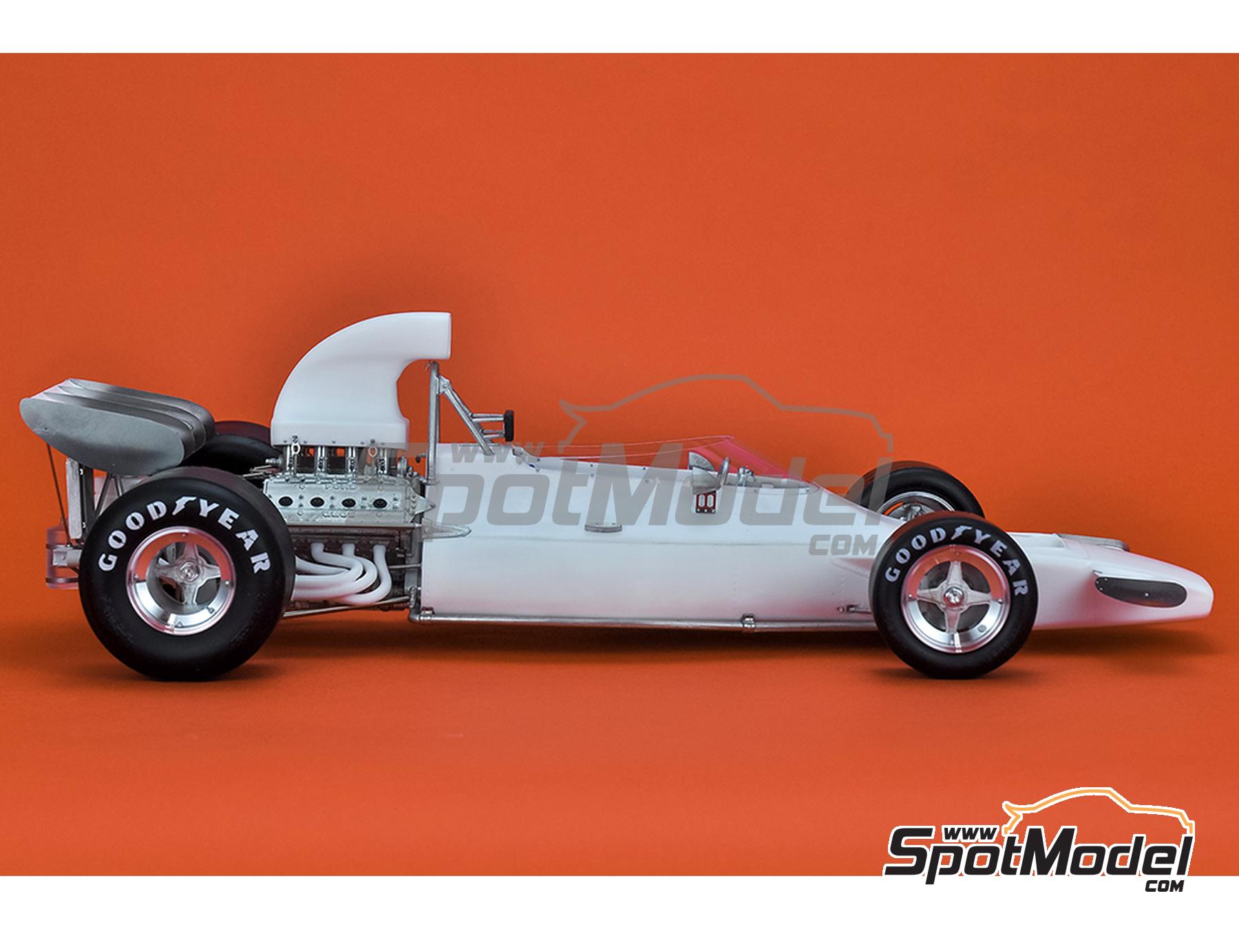 McLaren M19A sponsored by Yardley - South African Formula 1 Grand Prix  1972. Car scale model kit in 1/12 scale manufactured by Model Factory Hiro  (ref